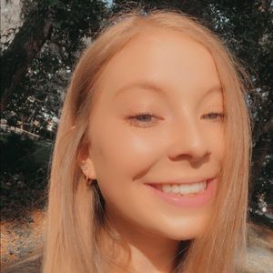 Meet your Posher, Vanessa